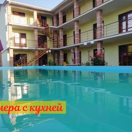 Solnechnaia Dacha Aparthotel Zatoka Kültér fotó