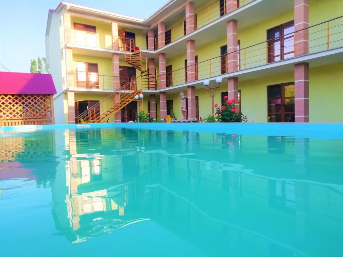 Solnechnaia Dacha Aparthotel Zatoka Kültér fotó