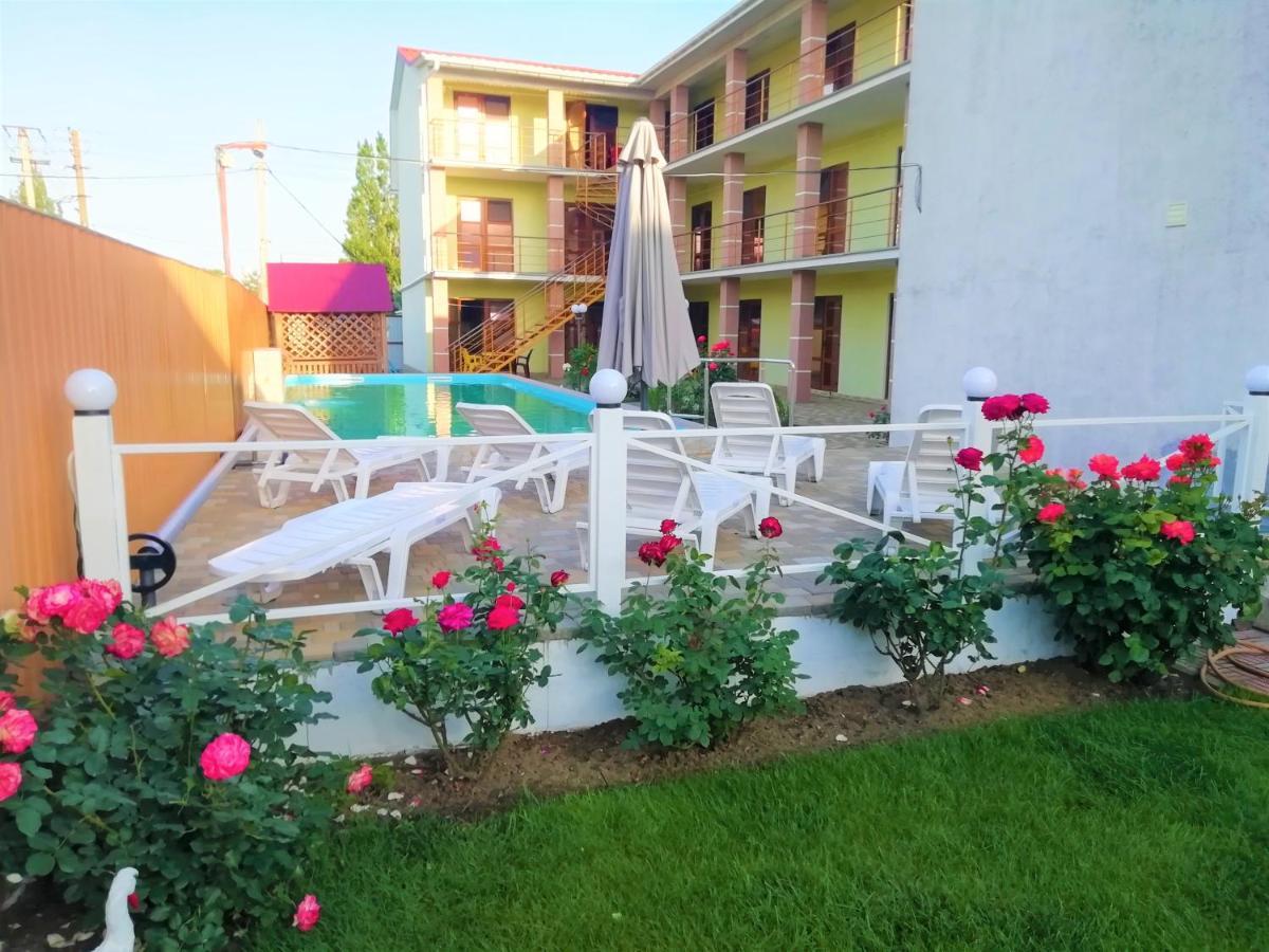 Solnechnaia Dacha Aparthotel Zatoka Kültér fotó